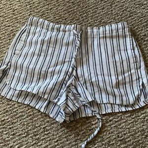 Brandy Melville Flowy tie shorts